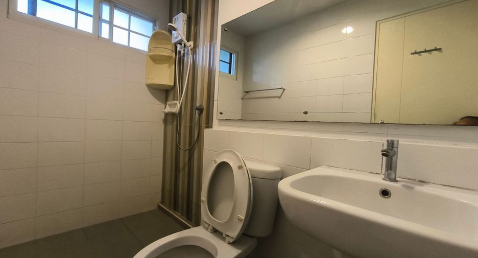À louer 2 chambres maison de ville à Bang Phli, Samut Prakan