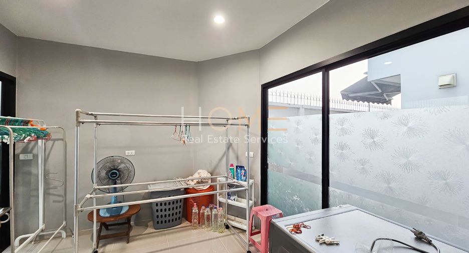 For sale 4 bedrooms house in Sai Mai, Bangkok