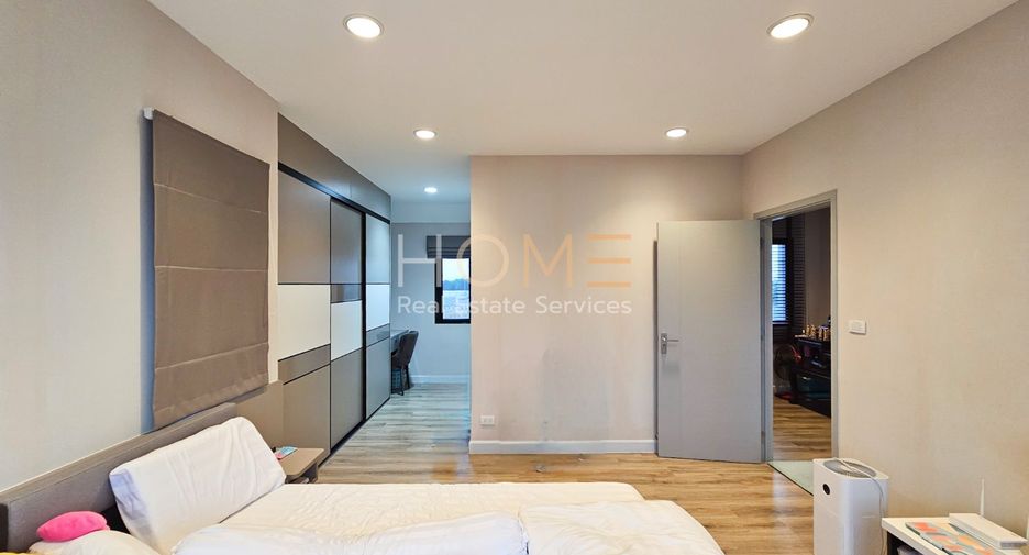 For sale 4 bedrooms house in Sai Mai, Bangkok