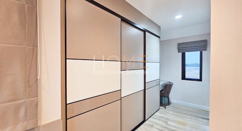 For sale 4 bedrooms house in Sai Mai, Bangkok
