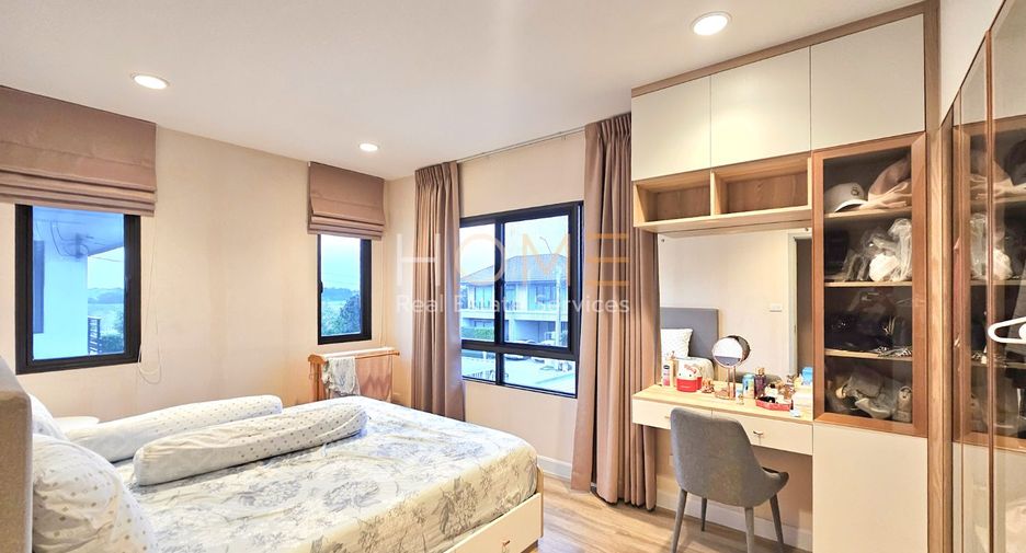 For sale 4 bedrooms house in Sai Mai, Bangkok