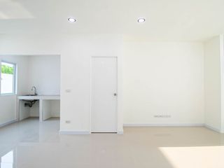 For sale 3 bed townhouse in Klaeng, Rayong