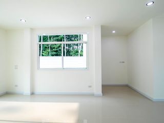 For sale 3 bed townhouse in Klaeng, Rayong