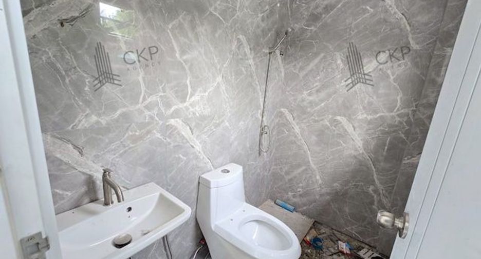 For sale 2 ベッドルーム townhouse in Nong Suea, Pathum Thani