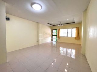 For sale 4 bedrooms townhouse in Sai Mai, Bangkok