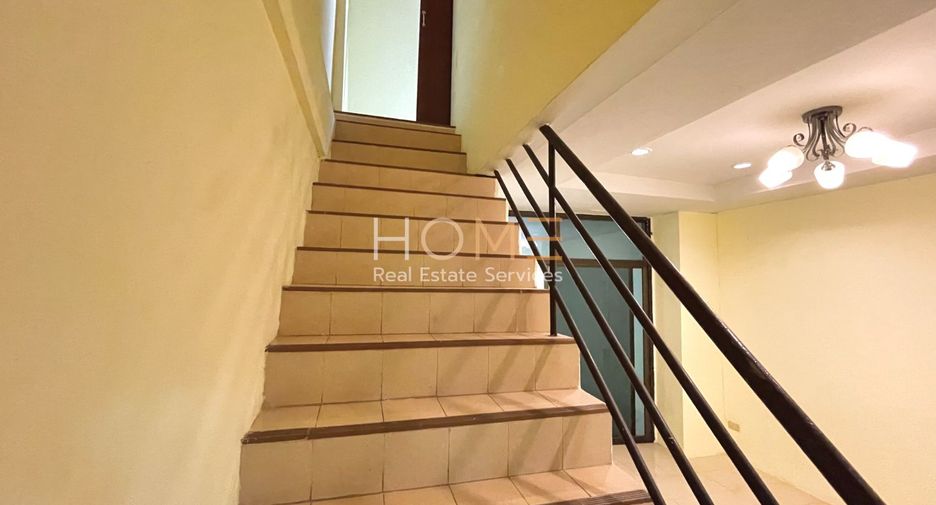 For sale 4 bedrooms townhouse in Sai Mai, Bangkok