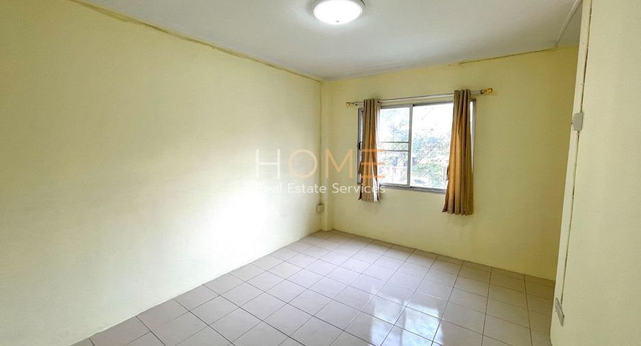 For sale 4 bedrooms townhouse in Sai Mai, Bangkok