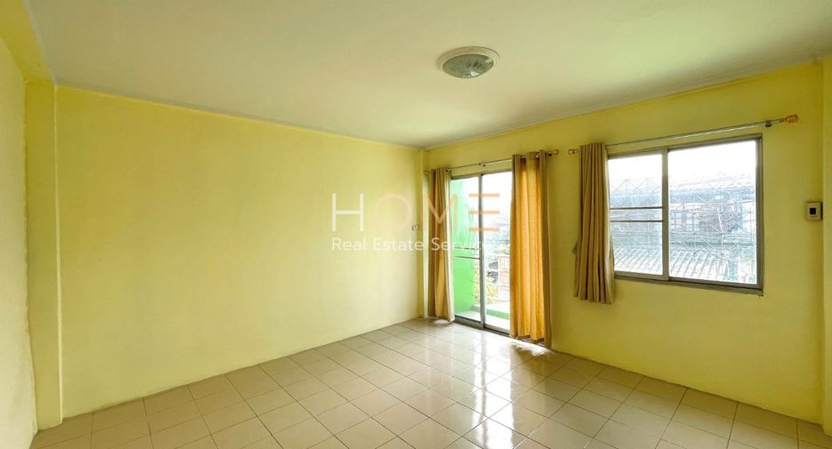 For sale 4 bedrooms townhouse in Sai Mai, Bangkok