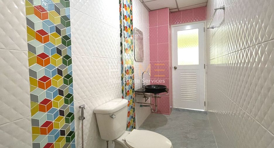 For sale 4 bedrooms townhouse in Sai Mai, Bangkok