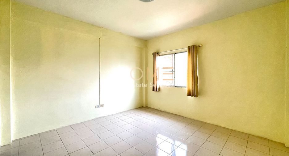 For sale 4 bedrooms townhouse in Sai Mai, Bangkok