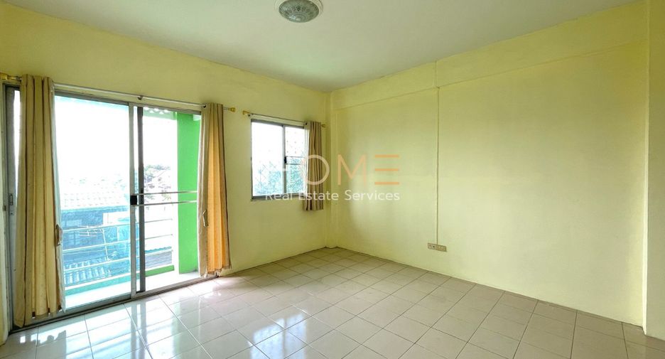 For sale 4 bedrooms townhouse in Sai Mai, Bangkok