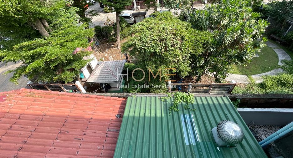 For sale 4 bedrooms townhouse in Sai Mai, Bangkok