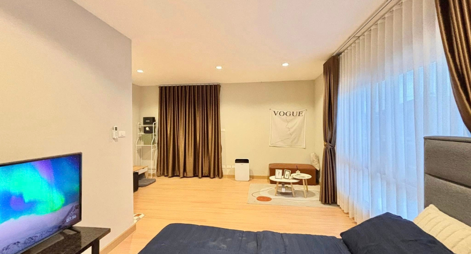 For rent 4 bedrooms townhouse in Saraphi, Chiang Mai
