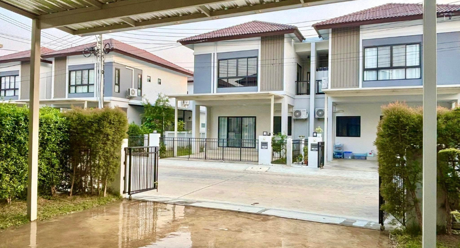 For rent 4 bedrooms townhouse in Saraphi, Chiang Mai