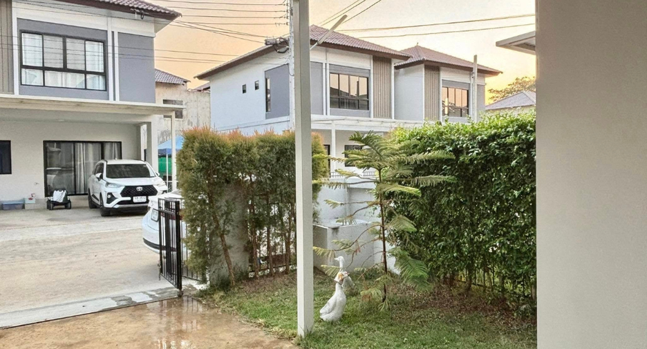 For rent 4 bedrooms townhouse in Saraphi, Chiang Mai