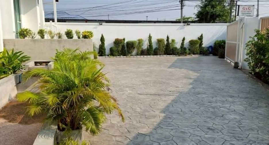 For rent and for sale 4 bedrooms villa in Bang Lamung, Chonburi