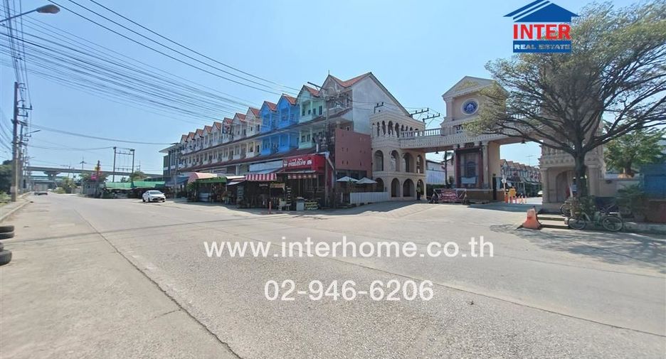 For sale 3 bed townhouse in Mueang Samut Sakhon, Samut Sakhon