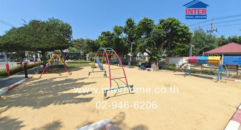 For sale 3 bed townhouse in Mueang Samut Sakhon, Samut Sakhon