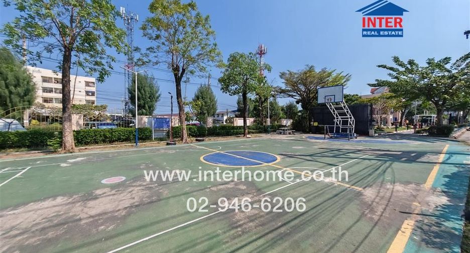 For sale 3 bed townhouse in Mueang Samut Sakhon, Samut Sakhon
