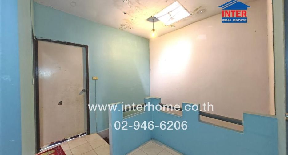 For sale 3 bed townhouse in Mueang Samut Sakhon, Samut Sakhon