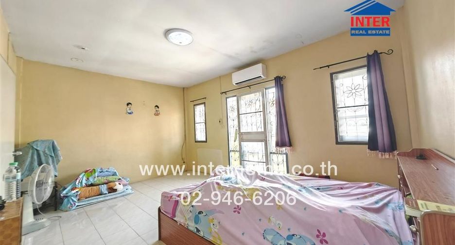 For sale 3 bed townhouse in Mueang Samut Sakhon, Samut Sakhon