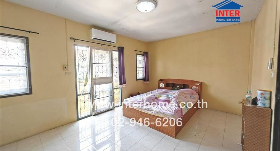 For sale 3 bed townhouse in Mueang Samut Sakhon, Samut Sakhon
