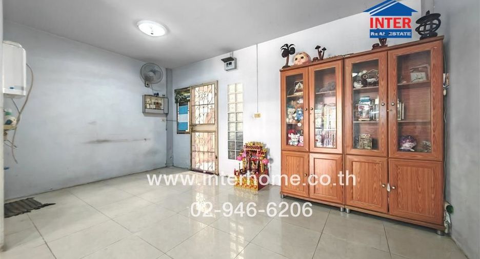 For sale 3 bed townhouse in Mueang Samut Sakhon, Samut Sakhon