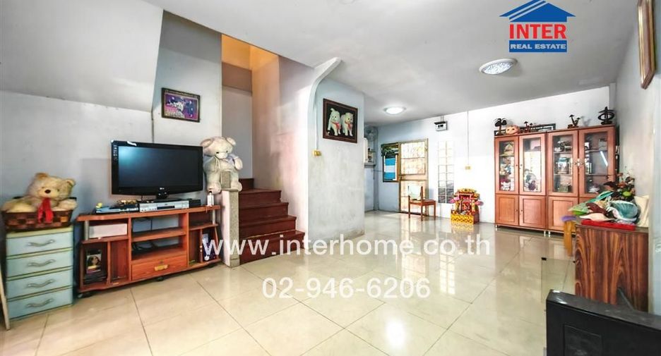 For sale 3 bed townhouse in Mueang Samut Sakhon, Samut Sakhon