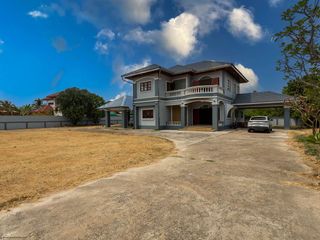 For rent and for sale 7 bed house in Mueang Ubon Ratchathani, Ubon Ratchathani
