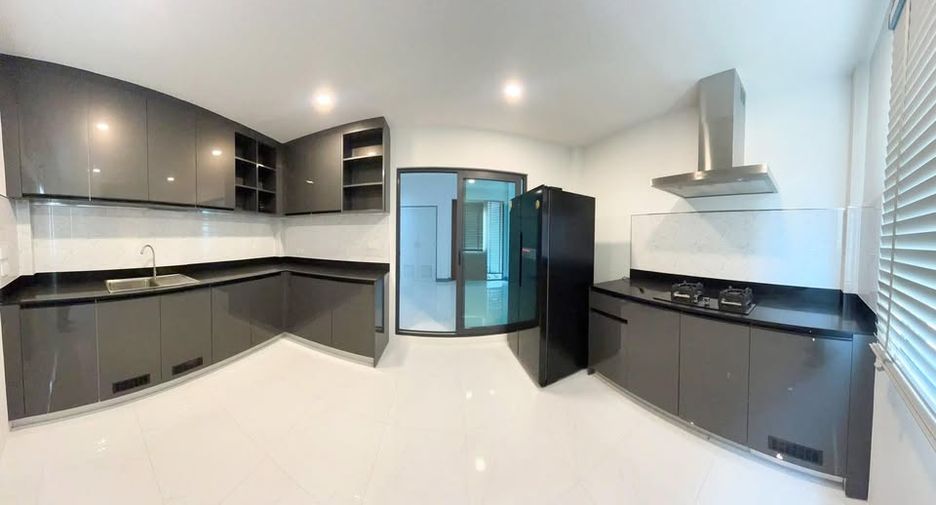 For rent 5 bed house in Bang Phli, Samut Prakan