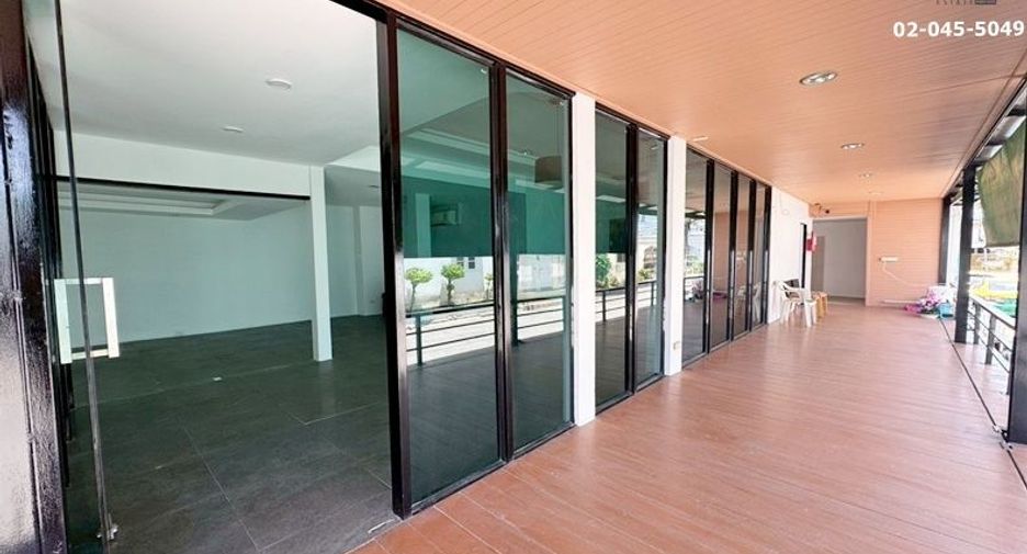 For sale 4 bed office in Huai Khwang, Bangkok