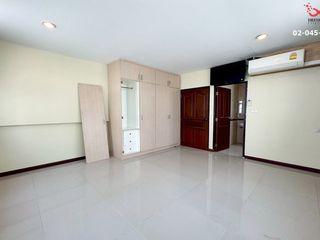 For sale 4 bed office in Huai Khwang, Bangkok