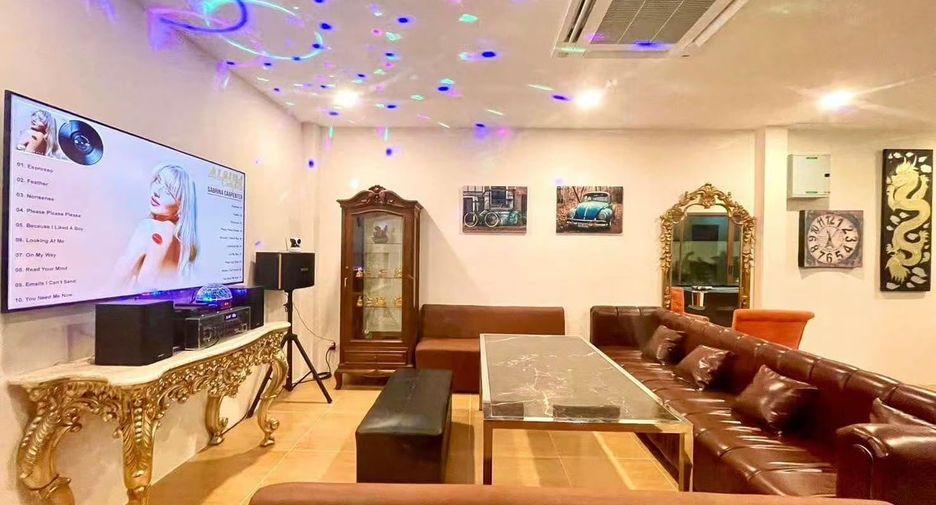 For sale 6 bedrooms villa in Bang Lamung, Chonburi