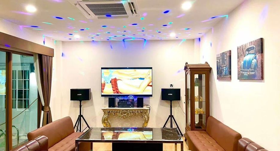 For sale 6 bedrooms villa in Bang Lamung, Chonburi