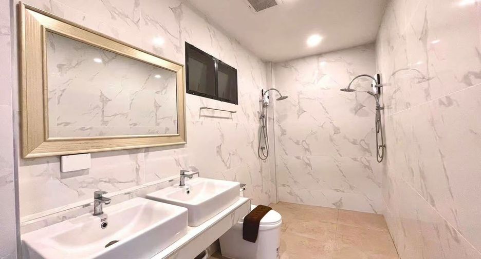 For sale 6 bedrooms villa in Bang Lamung, Chonburi