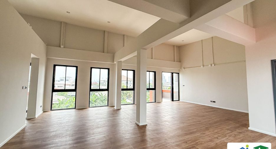 For rent 4 bedrooms house in Chatuchak, Bangkok