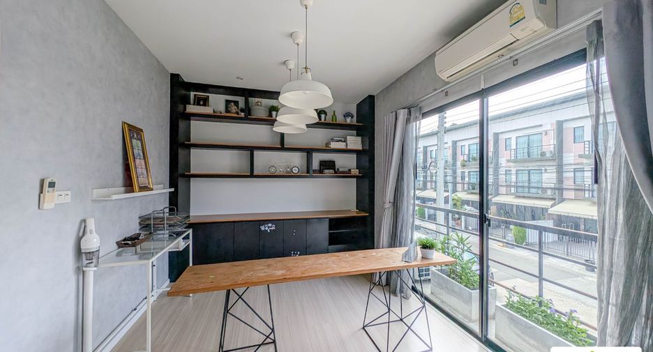 For sale 3 bedrooms house in Bueng Kum, Bangkok
