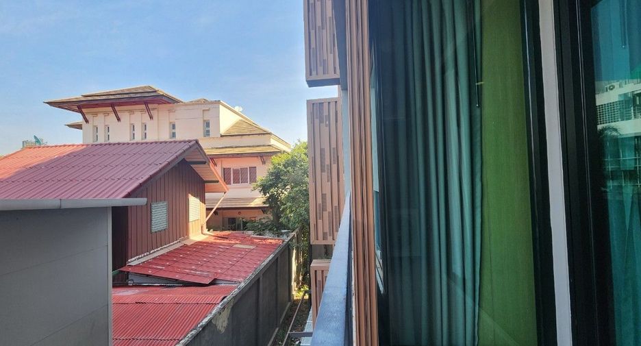Apartamento con servicios en alquiler de 1 habitaciones en Khlong Toei, Bangkok