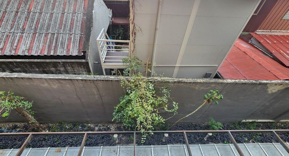 Apartamento con servicios en alquiler de 1 habitaciones en Khlong Toei, Bangkok