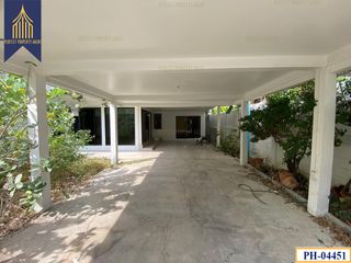 For sale 4 Beds house in Din Daeng, Bangkok
