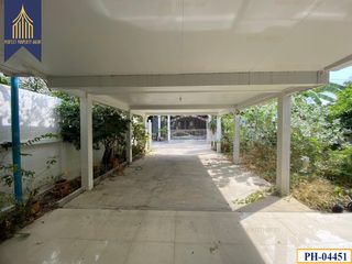 For sale 4 Beds house in Din Daeng, Bangkok