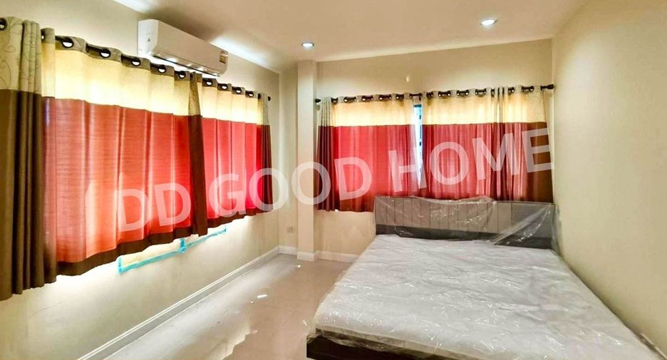 Casa en venta de 4 habitaciones en Mueang Lop Buri, Lopburi