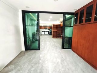 出售 4 卧室 商业空间 在 Bang Kho Laem, 曼谷