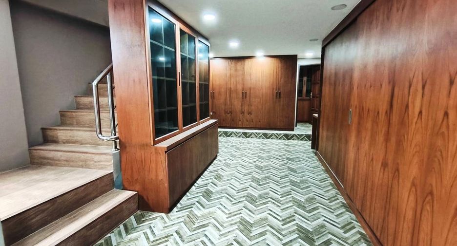 Local comercial en venta de 4 habitaciones en Bang Kho Laem, Bangkok