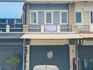 For sale 3 bedrooms retail Space in Krathum Baen, Samut Sakhon