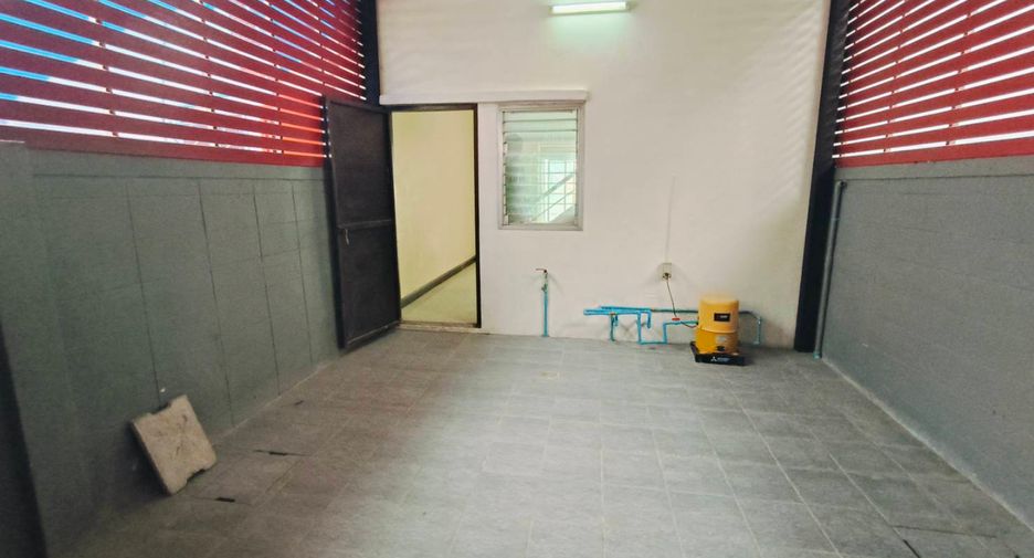À vendre 3 chambres local commercial à Krathum Baen, Samut Sakhon