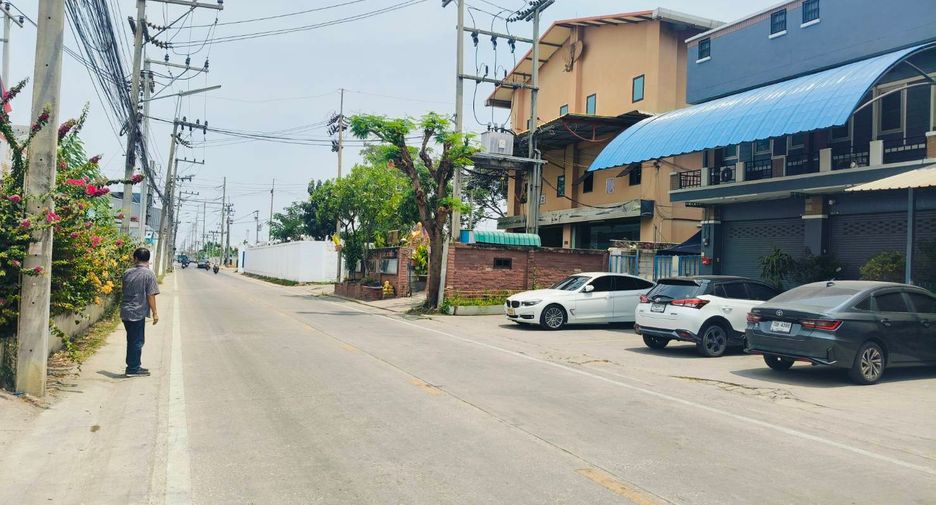 À vendre 3 chambres local commercial à Krathum Baen, Samut Sakhon