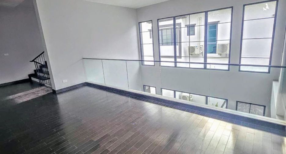 Haus zur Miete und zum Kauf mit 5 Zimmer in Bang Phli, Samut Prakan