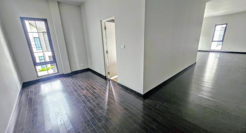 Haus zur Miete und zum Kauf mit 5 Zimmer in Bang Phli, Samut Prakan