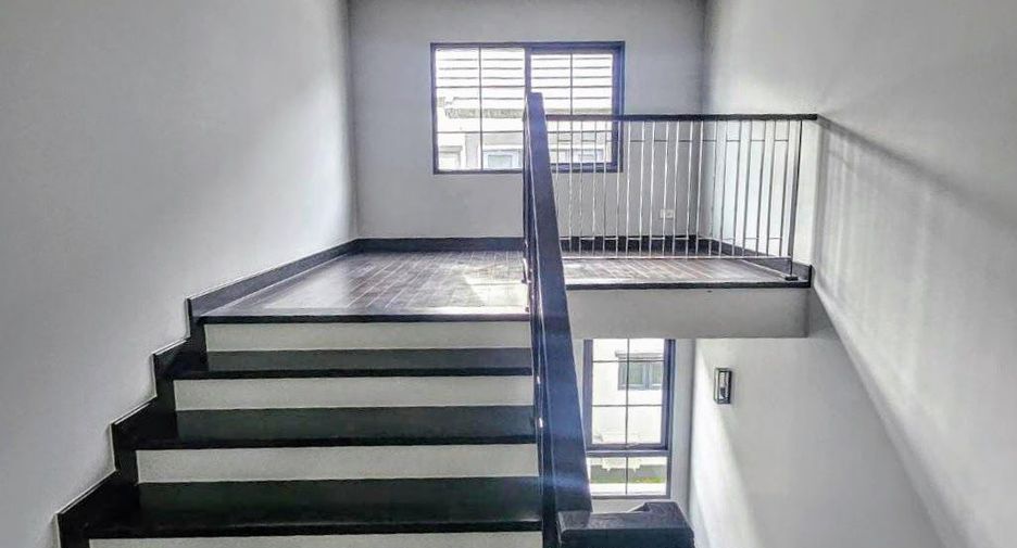 Haus zur Miete und zum Kauf mit 5 Zimmer in Bang Phli, Samut Prakan